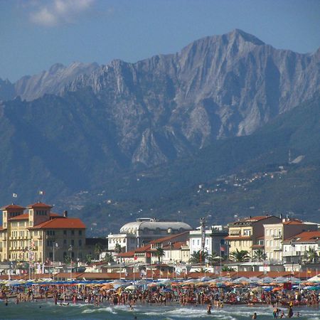 I Levrieri Hotell Torre del Lago Puccini Exteriör bild