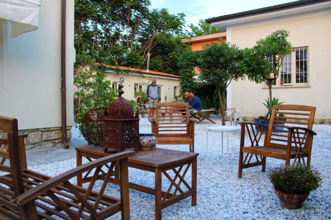 I Levrieri Hotell Torre del Lago Puccini Exteriör bild