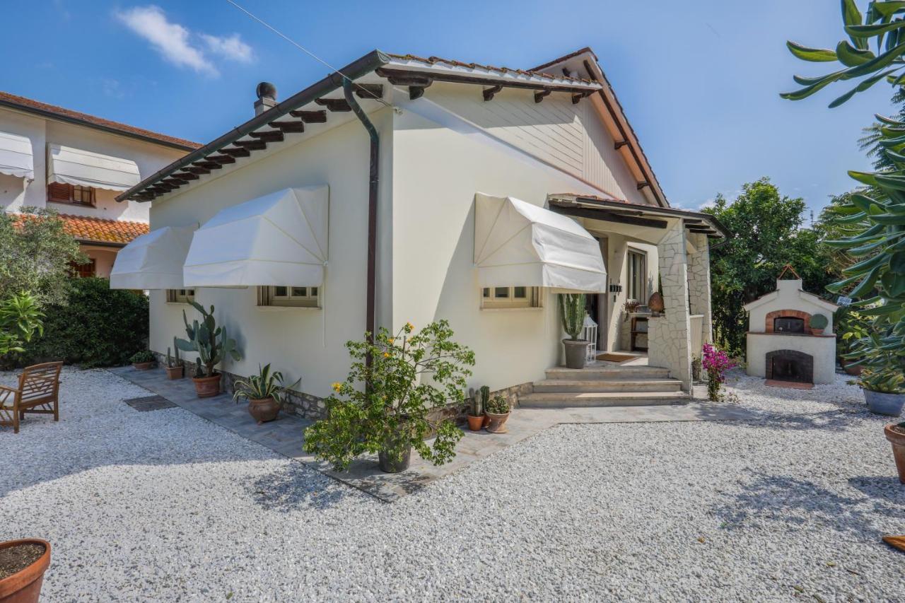 I Levrieri Hotell Torre del Lago Puccini Exteriör bild