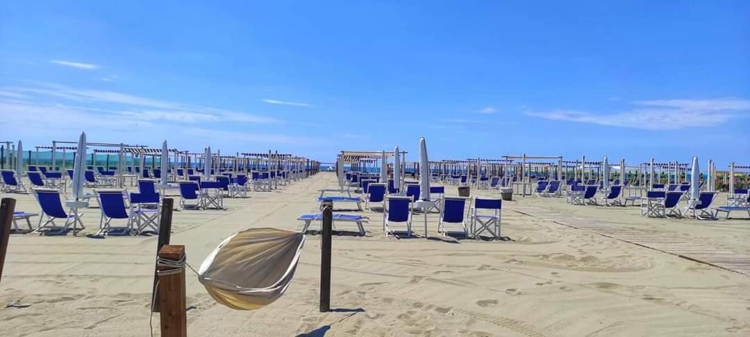 I Levrieri Hotell Torre del Lago Puccini Exteriör bild