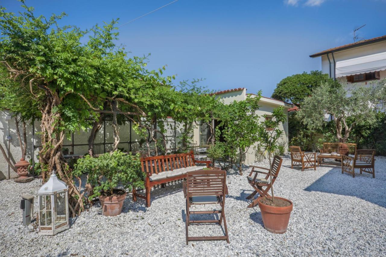 I Levrieri Hotell Torre del Lago Puccini Exteriör bild
