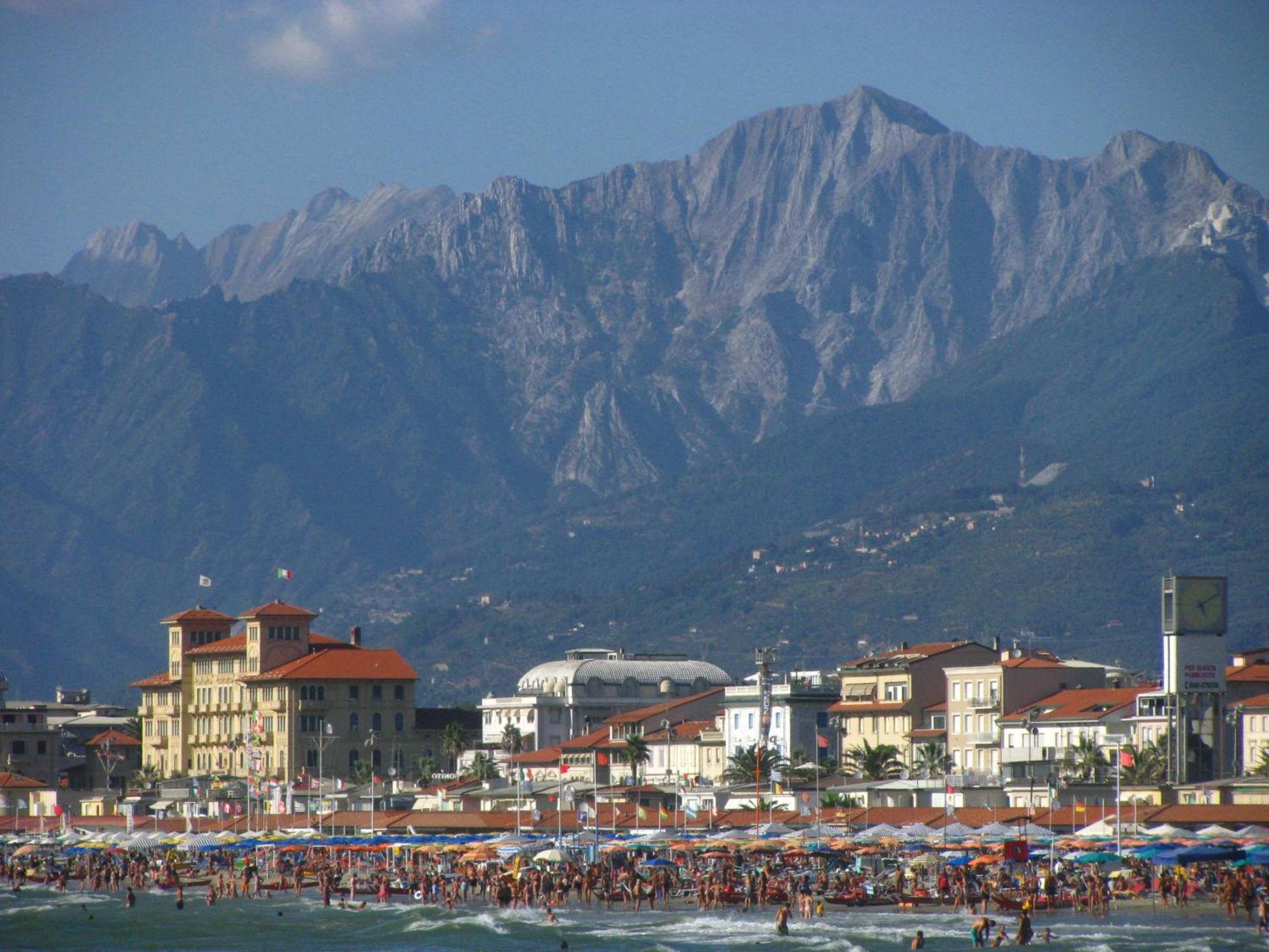 I Levrieri Hotell Torre del Lago Puccini Exteriör bild
